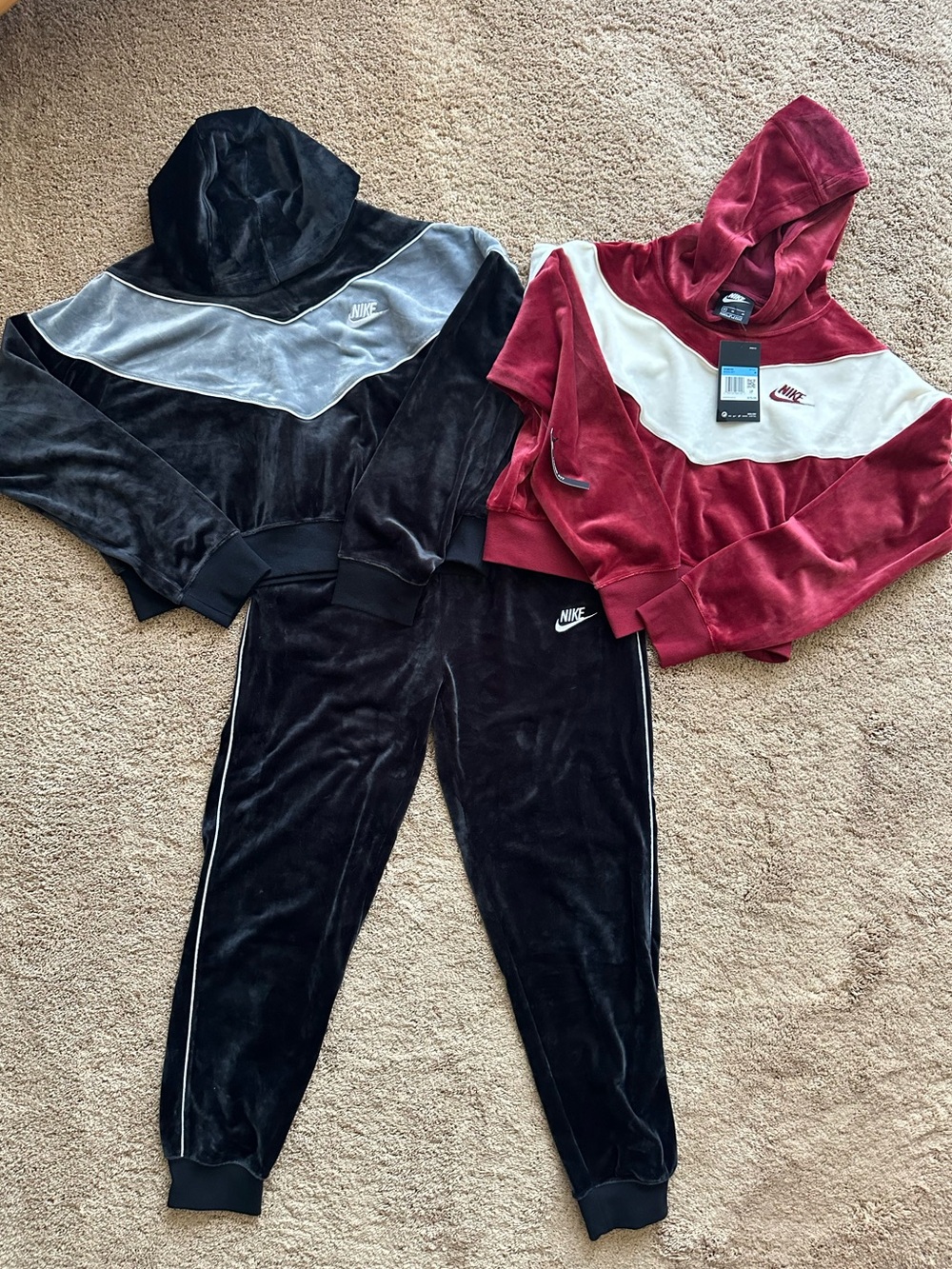 Nike Women’s Velour Tracksuit Set Matching Set Black/Grey/Red Size S/L